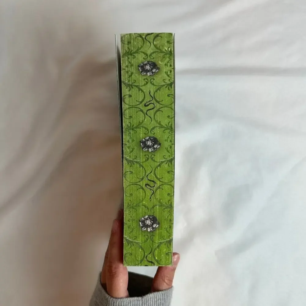 Kiss The Villain Rina Kent Deluxe Paperback Sprayed Edges OOP Dark MM Romance